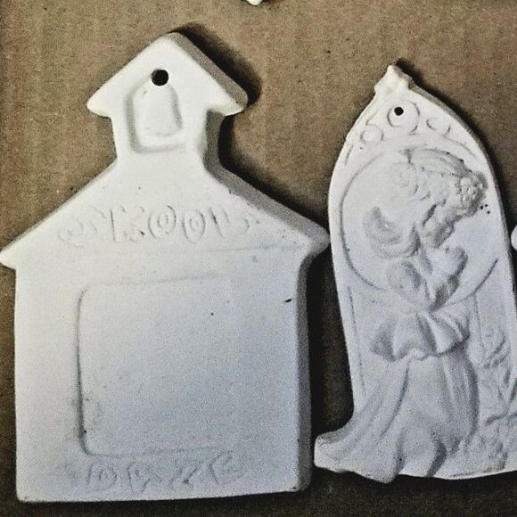 Lot of (8) Keepsake Charm Christmas Ornaments 3.5" Ceramic Bisque Ready to Paint - Picture 3 of 5